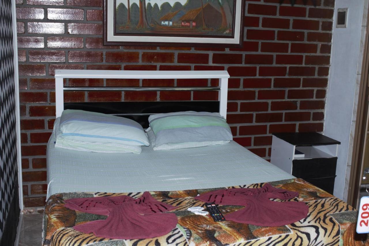 Hostel Rio Das Ostras Риу-даз-Острас Экстерьер фото